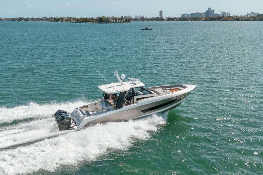 2023 Boston Whaler 420 Outrage