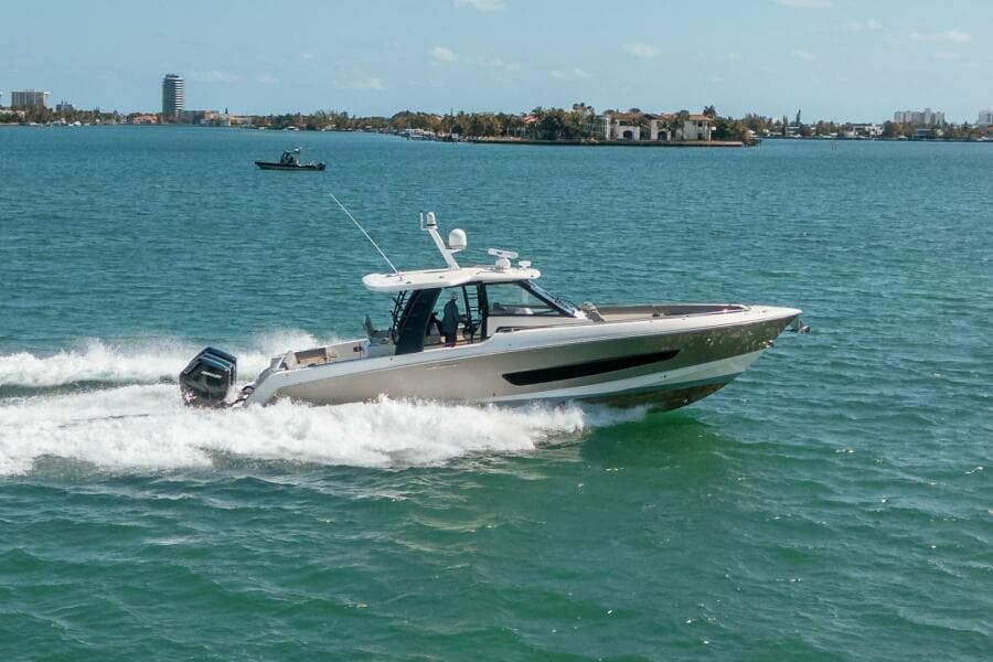 2023 Boston Whaler 420 Outrage