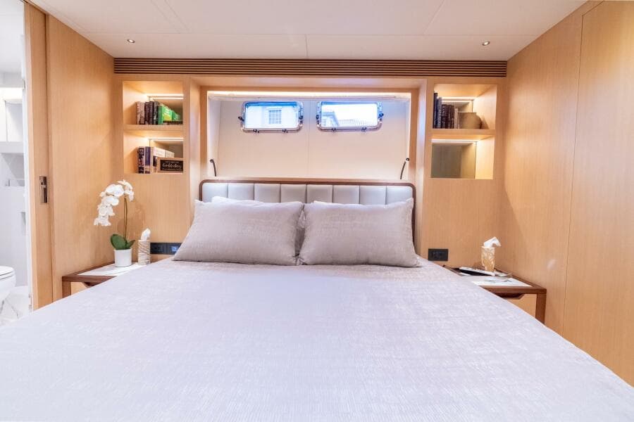 Horizon FD80 SHERI LYNN - Guest Stateroom Queen