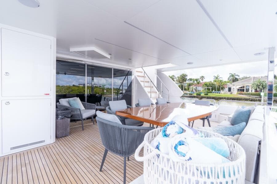 Horizon FD80 SHERI LYNN - Maindeck Aft