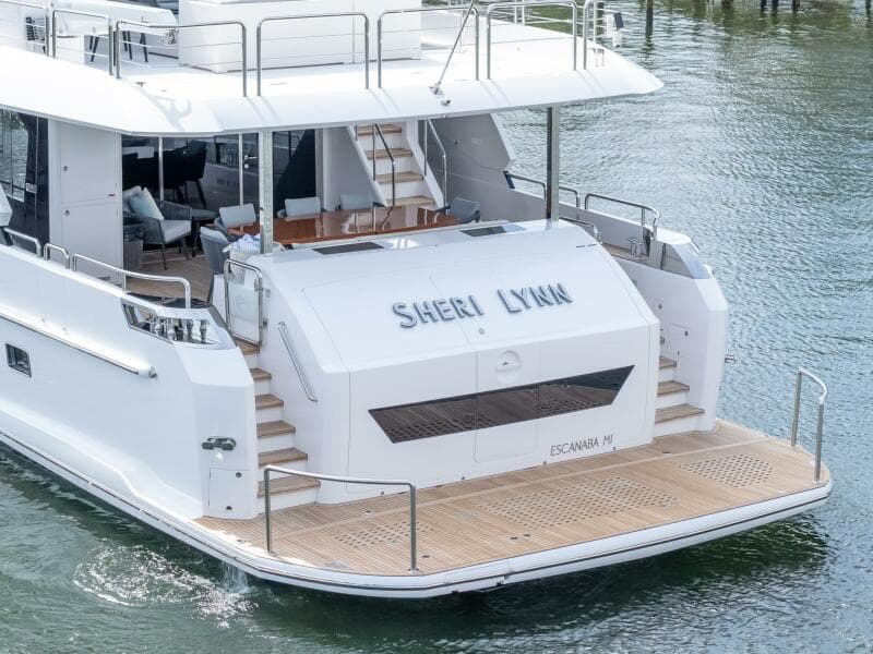 Horizon FD80 SHERI LYNN - Exterior Stern