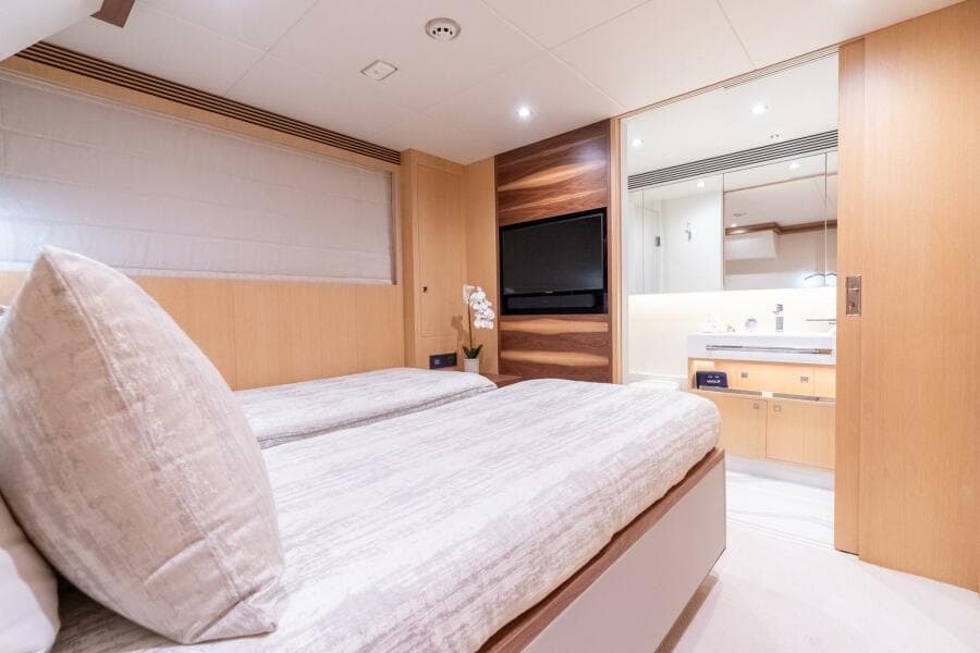 Horizon FD80 SHERI LYNN - Guest Stateroom Twin