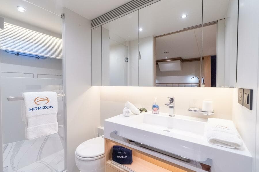 Horizon FD80 SHERI LYNN - Guest Stateroom Twin Ensuite Head