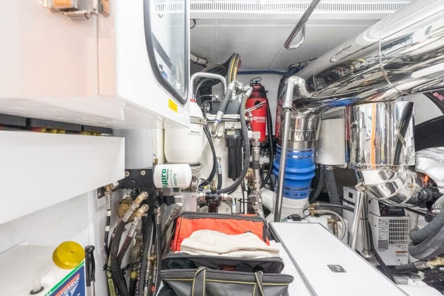 Horizon FD80 SHERI LYNN - Engine Room