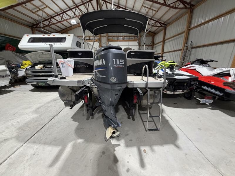 2011 Bennington 2554 GCW