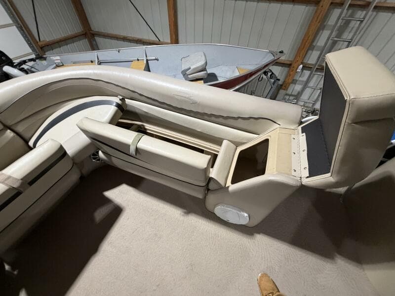 2011 Bennington 2554 GCW