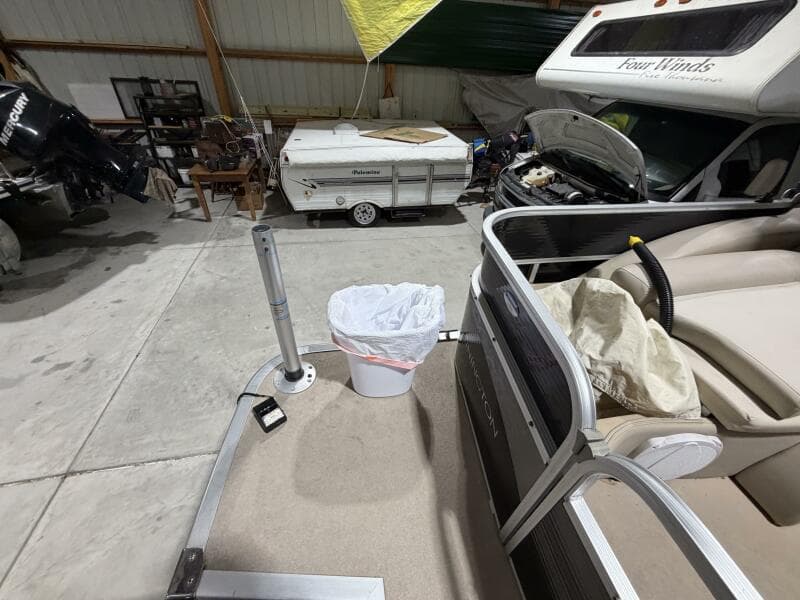 2011 Bennington 2554 GCW