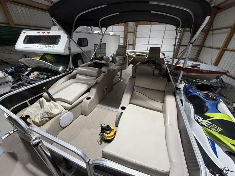 2011 Bennington 2554 GCW