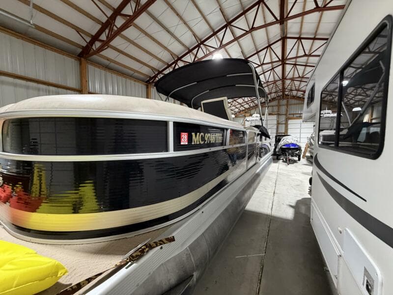 2011 Bennington 2554 GCW