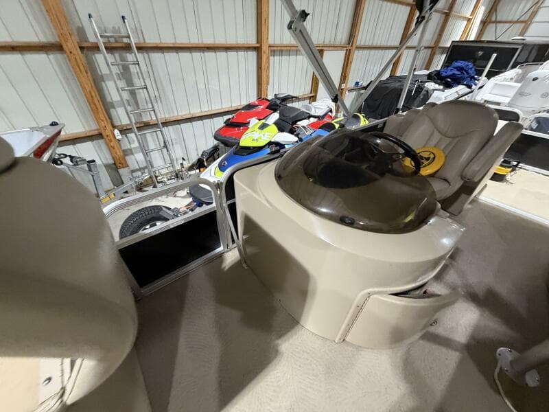 2011 Bennington 2554 GCW