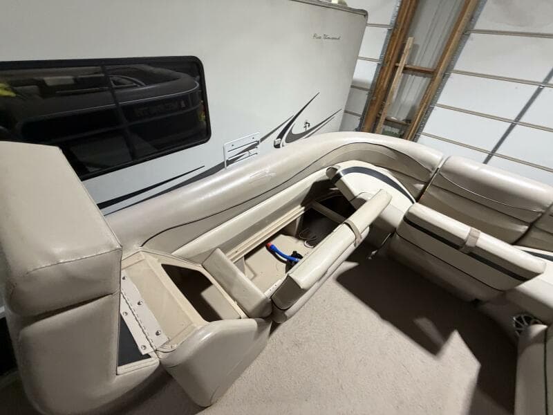 2011 Bennington 2554 GCW