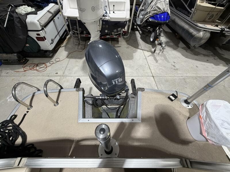 2011 Bennington 2554 GCW