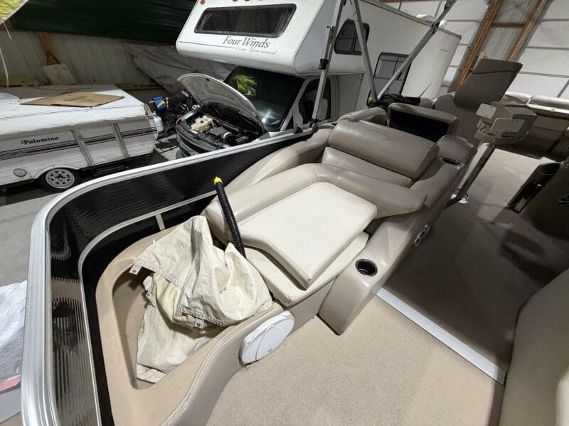 2011 Bennington 2554 GCW