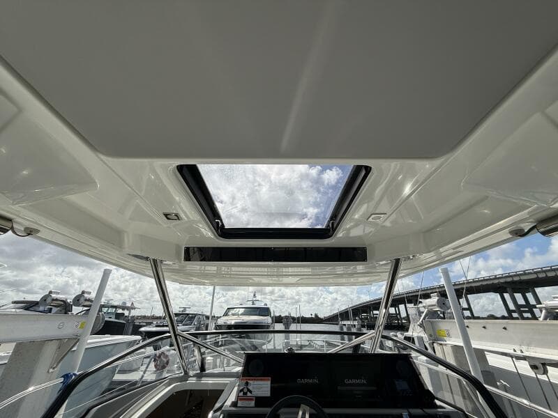 2022 Jeanneau 10.5 Leader WA