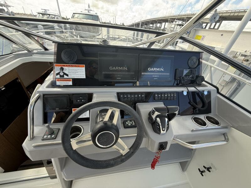 2022 Jeanneau 10.5 Leader WA