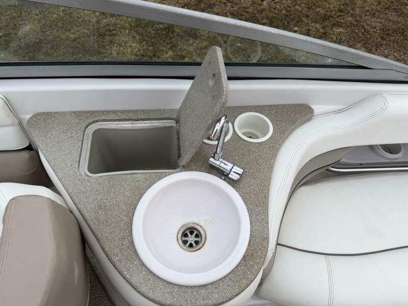 2005 Four Winns 250 Horizon