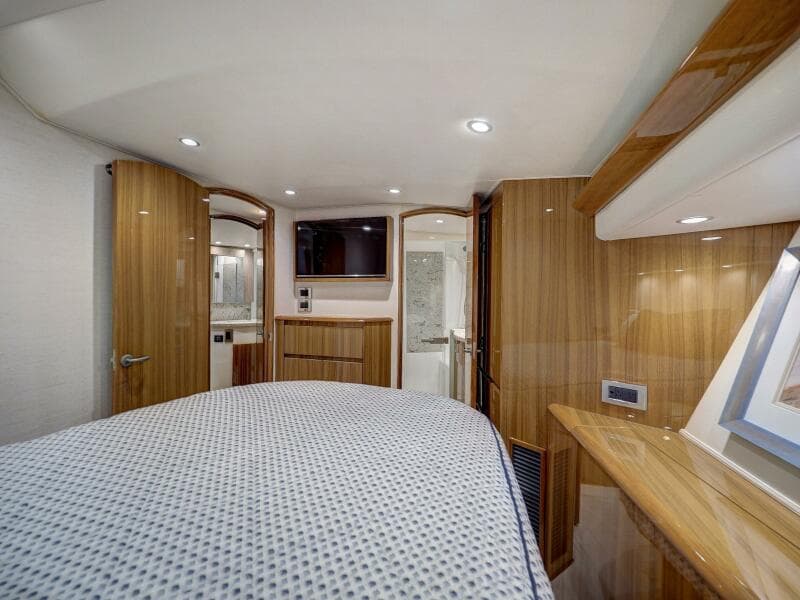 2017 Viking 52 Convertible 