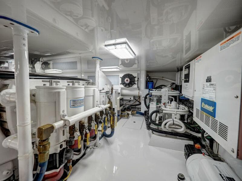 2017 Viking 52 Convertible 