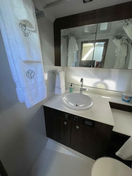 Cruisers Yachts 38 GLS -