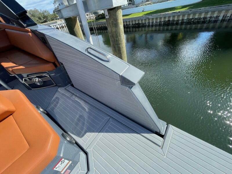 Cruisers Yachts 38 GLS -