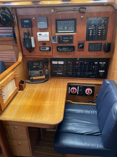 2005 Catalina 470