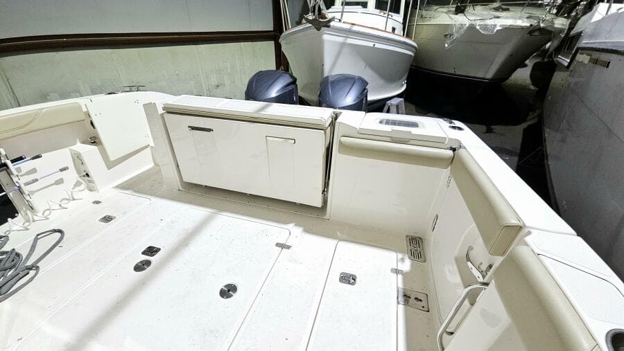 2018 Pursuit 328 Sport