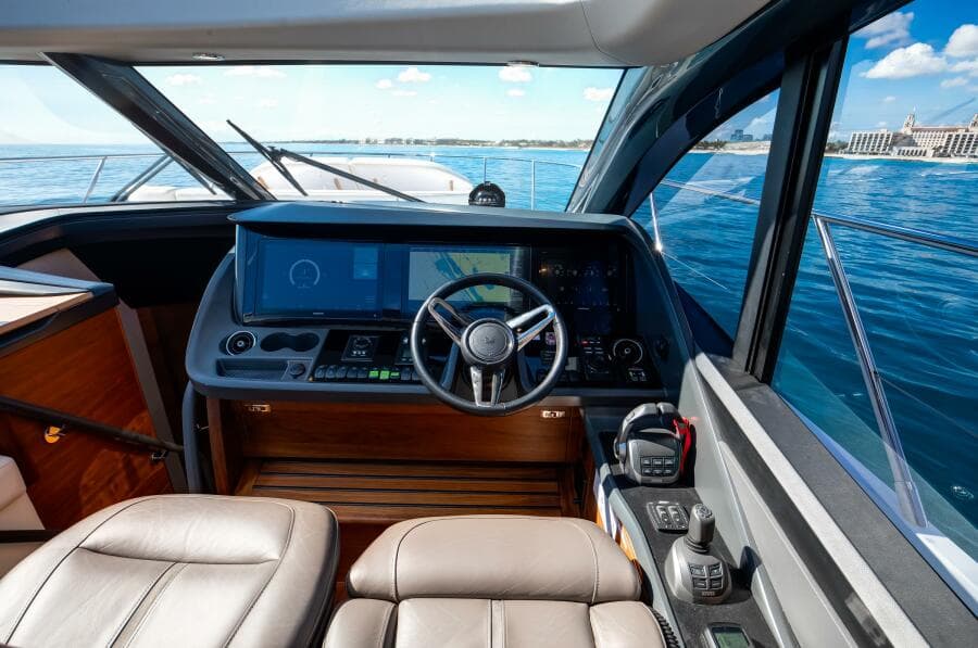 Princess V55 - Mermoo Too - Helm