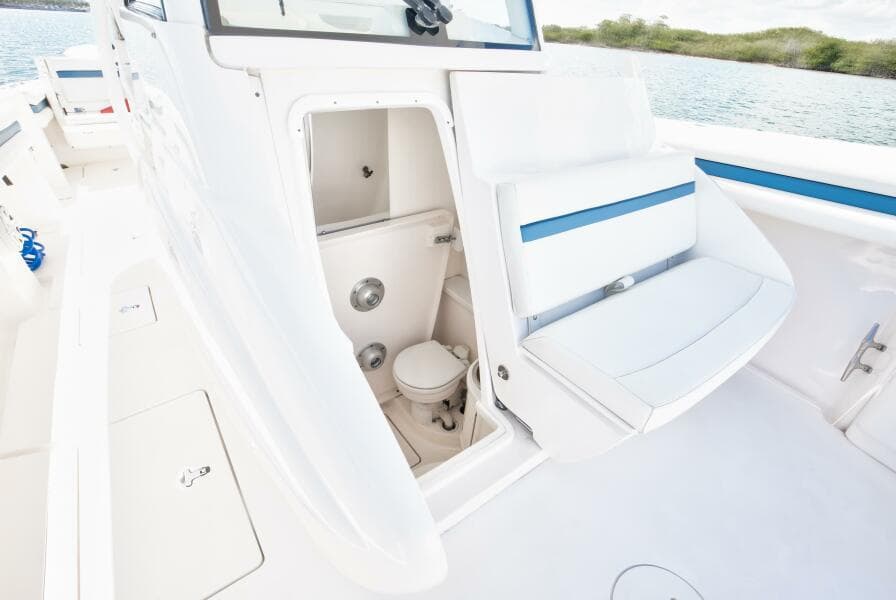 Intrepid 375 - Cosole