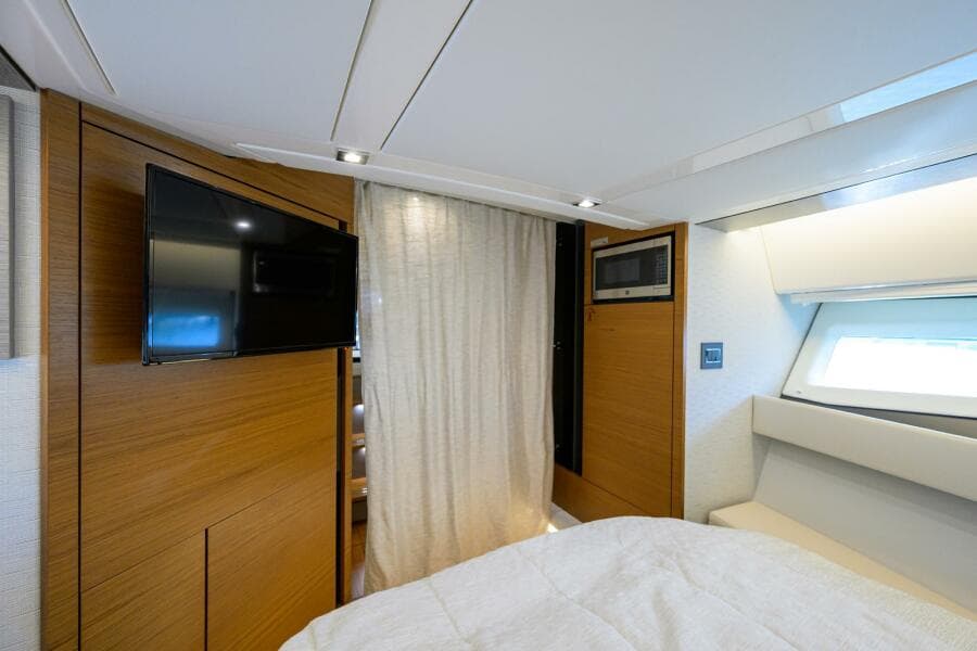 Tiara 43 - Interior Cabin Stateroom