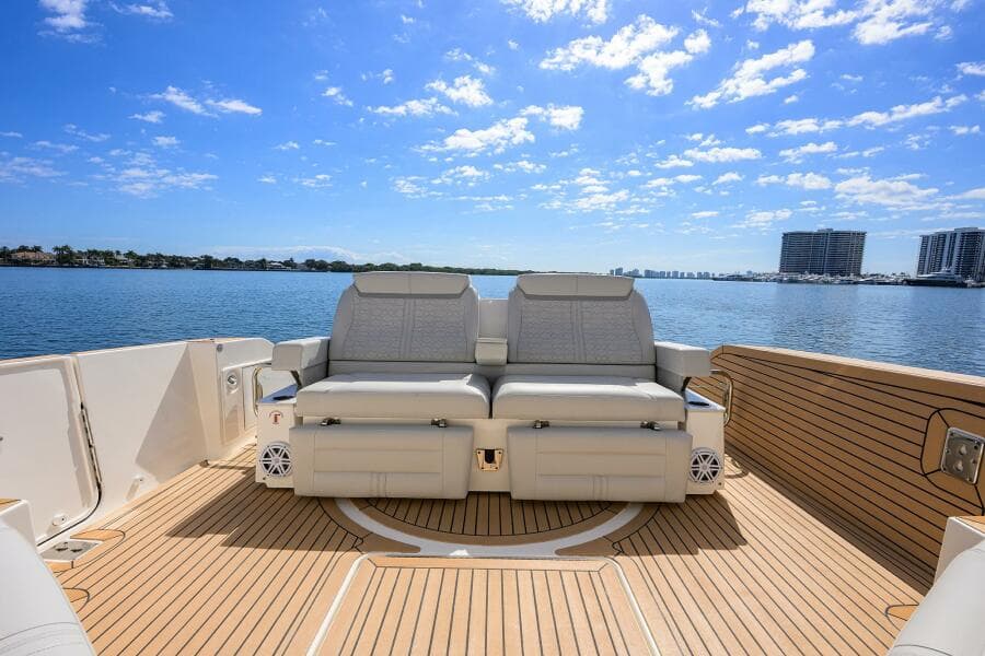 Tiara 43 - Aft Deck Seating