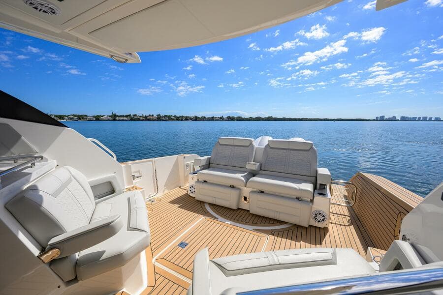 Tiara 43 - Aft Deck Seating