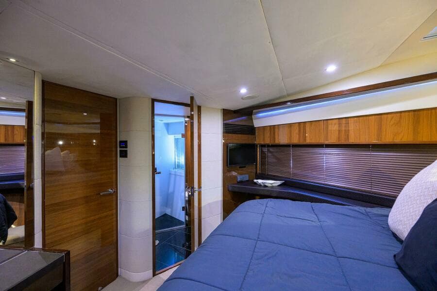 2013 Princess V72 Express Yacht - Photo 48
