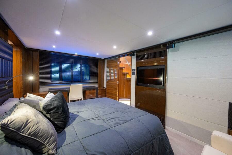 2013 Princess V72 Express Yacht - Photo 38