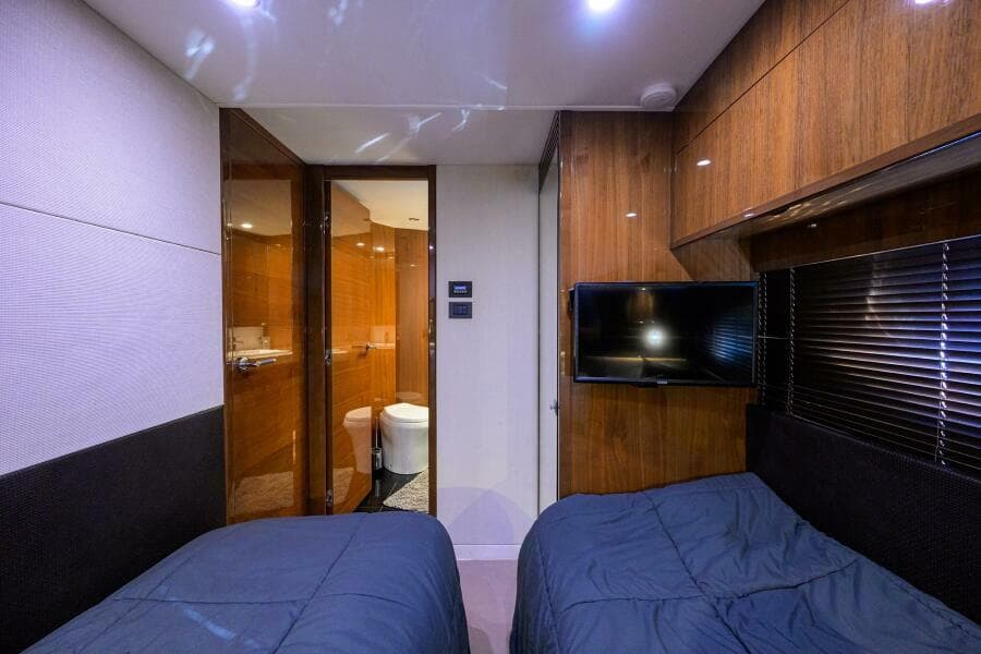 2013 Princess V72 Express Yacht - Photo 54