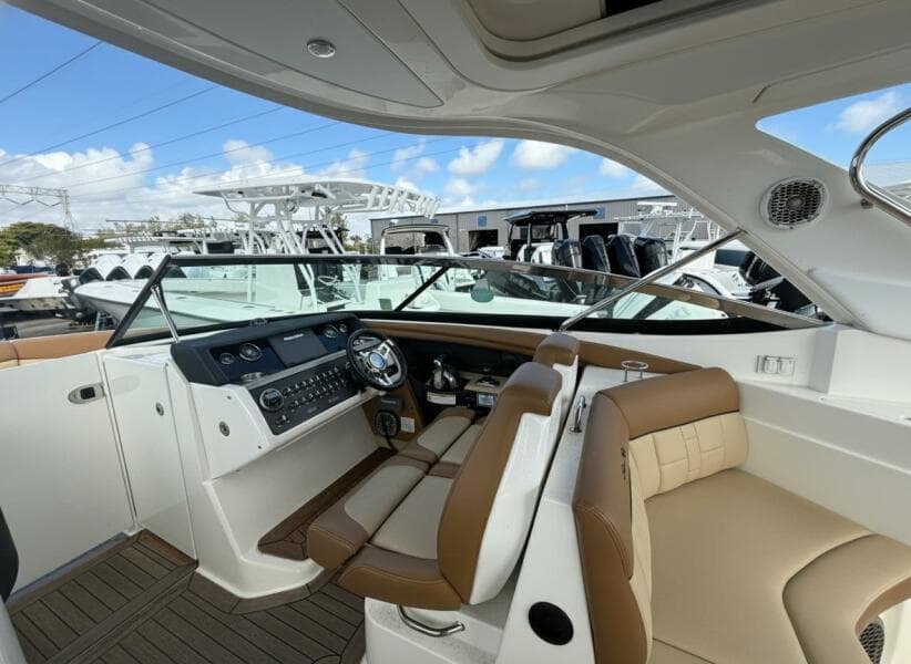 2015 Sea Ray SLX 350