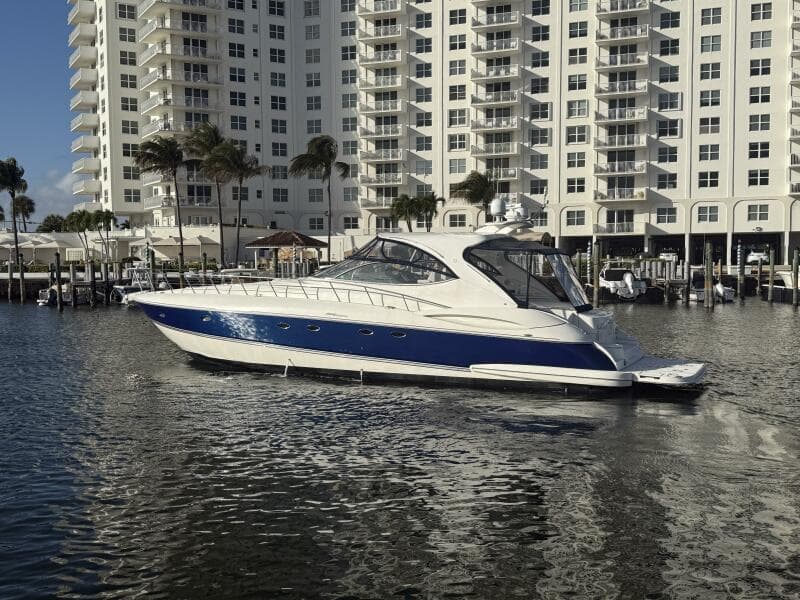 2007 Cruisers Yachts 560 Express