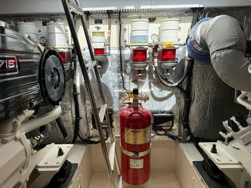 2007 Cruisers Yachts 560 Express