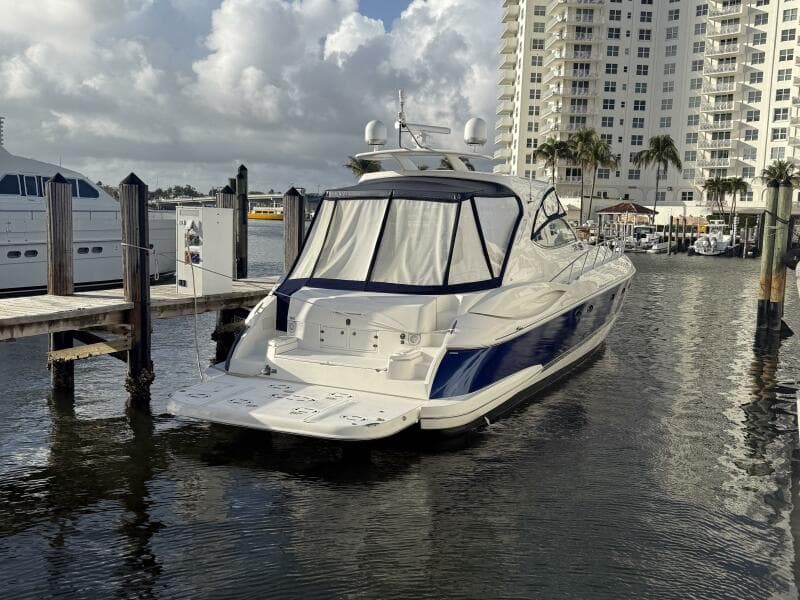 2007 Cruisers Yachts 560 Express