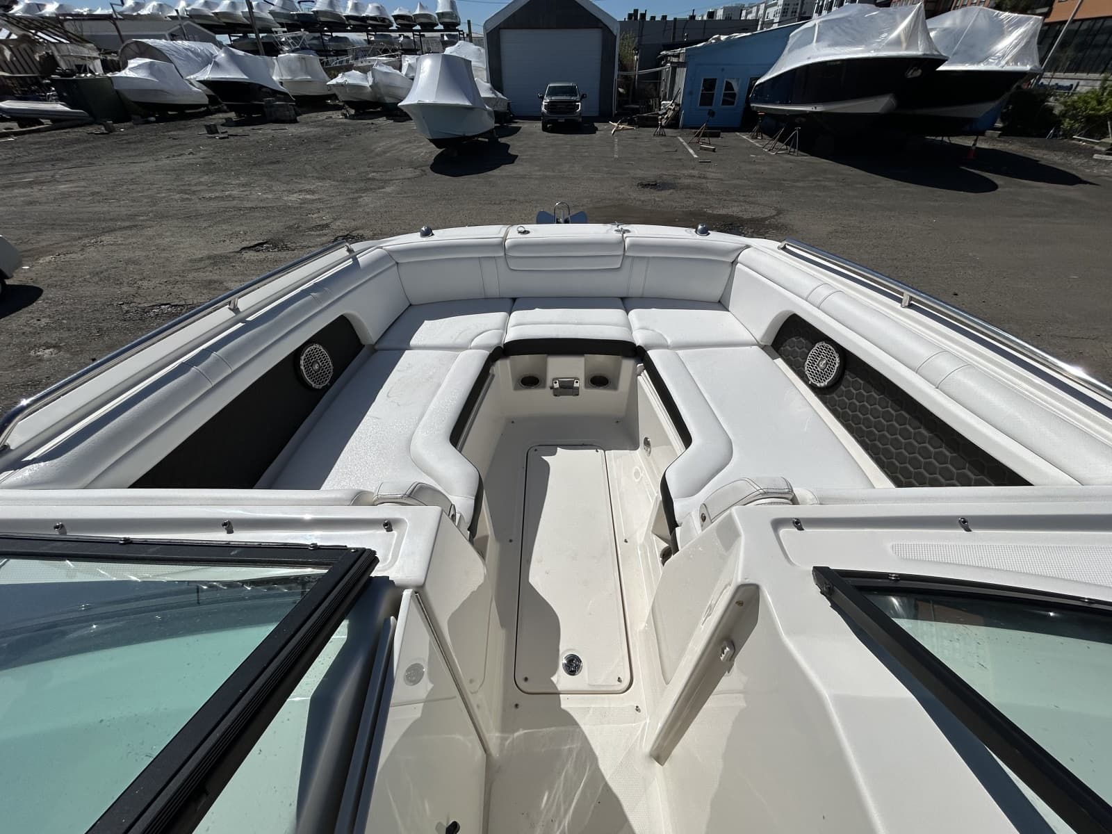 2018 Sea Ray SDX 290 Outboard - Photo 11