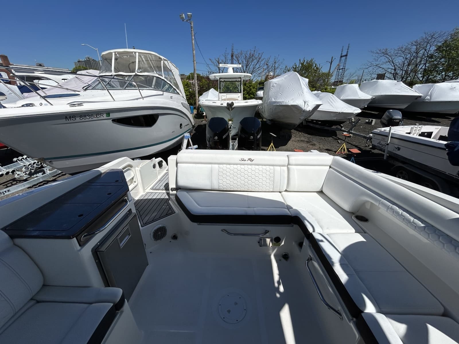 2018 Sea Ray SDX 290 Outboard - Photo 6
