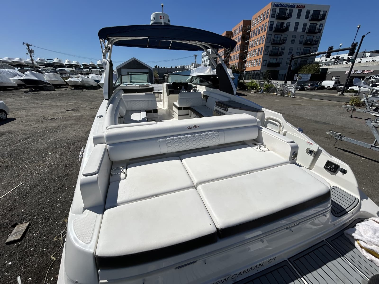 2018 Sea Ray SDX 290 Outboard - Photo 2
