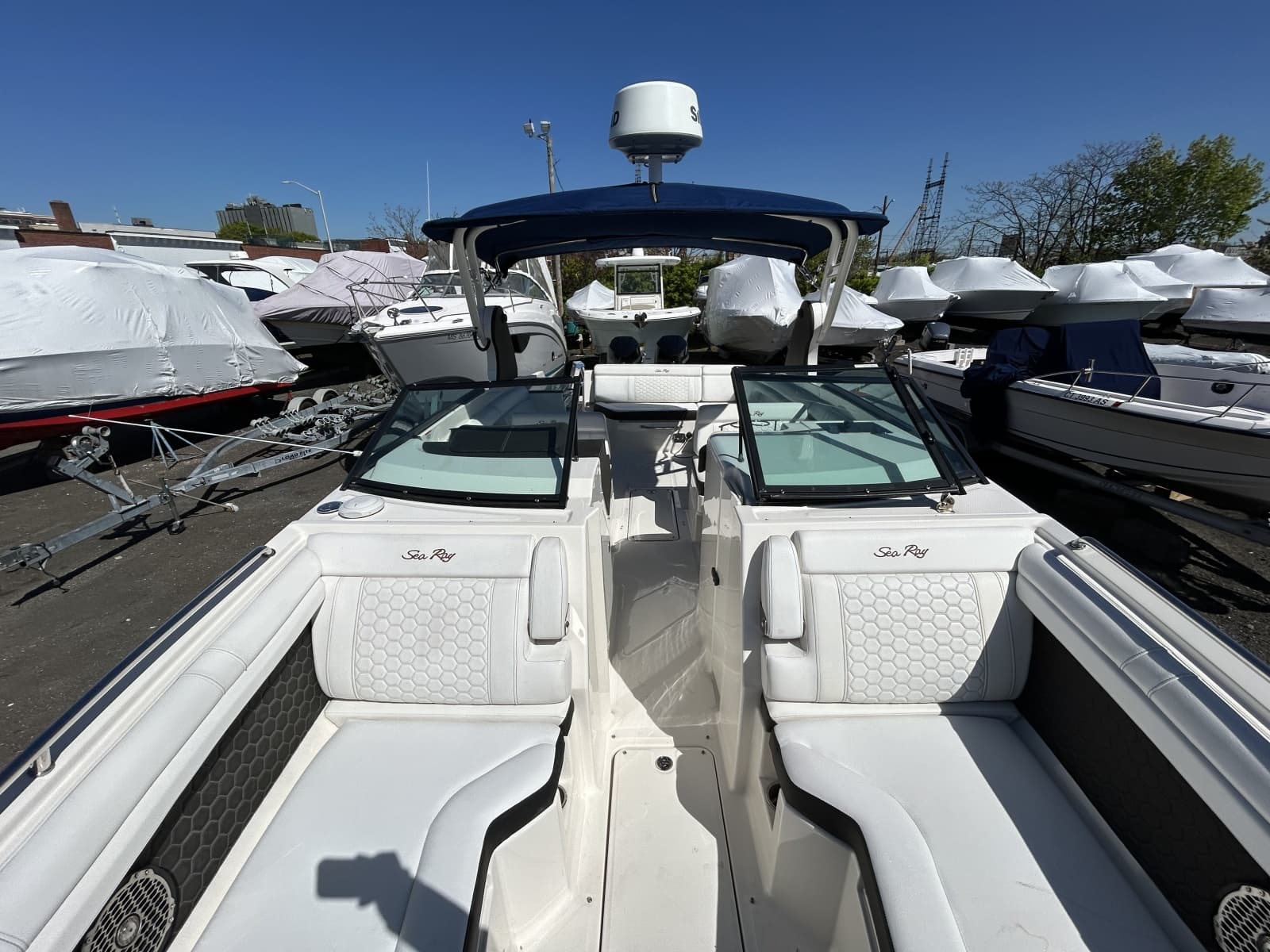2018 Sea Ray SDX 290 Outboard - Photo 12