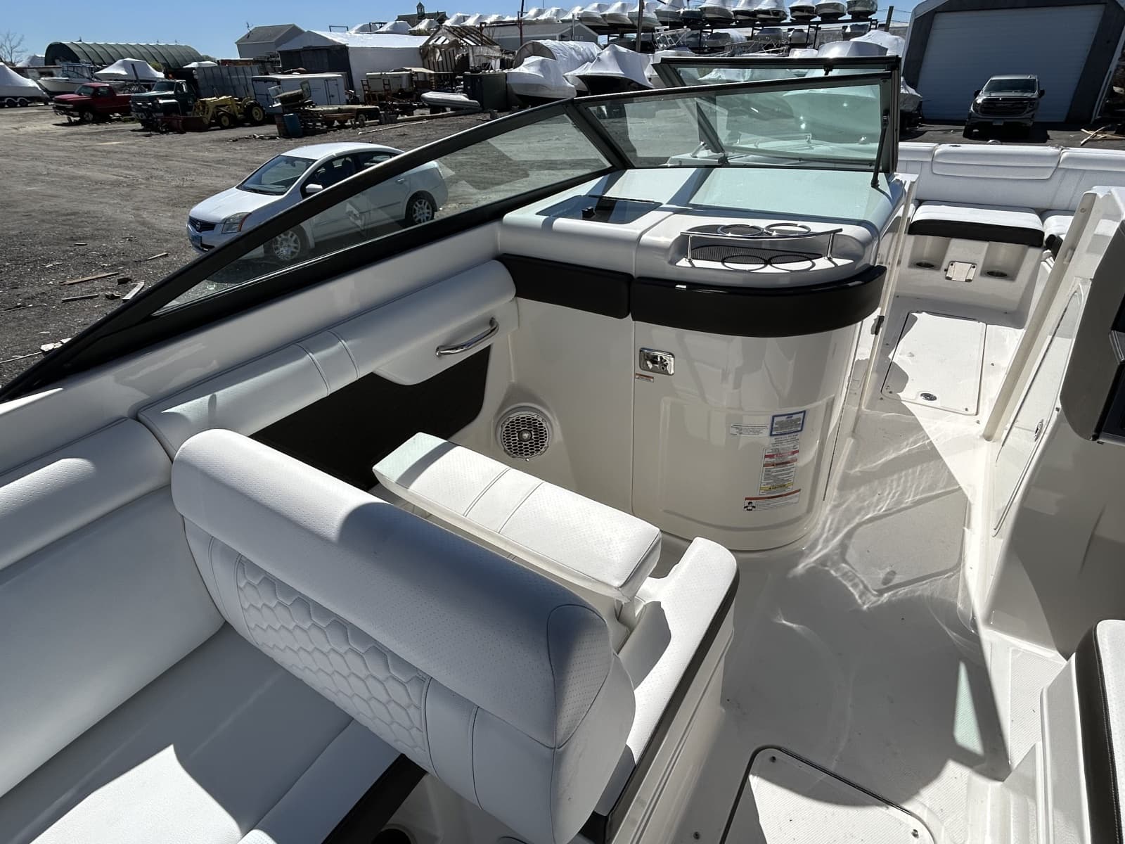 2018 Sea Ray SDX 290 Outboard - Photo 9