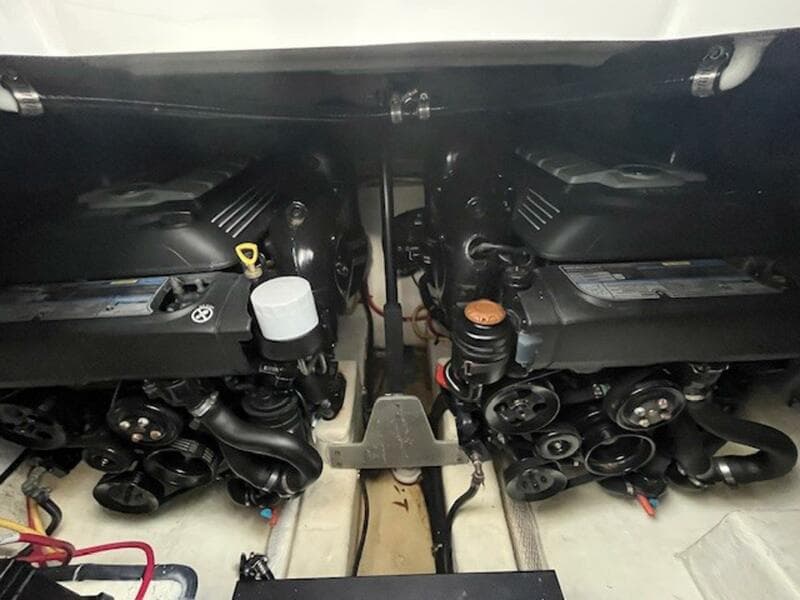 2018 Monterey 335 Sport Yacht