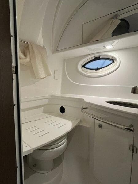 2018 Monterey 335 Sport Yacht