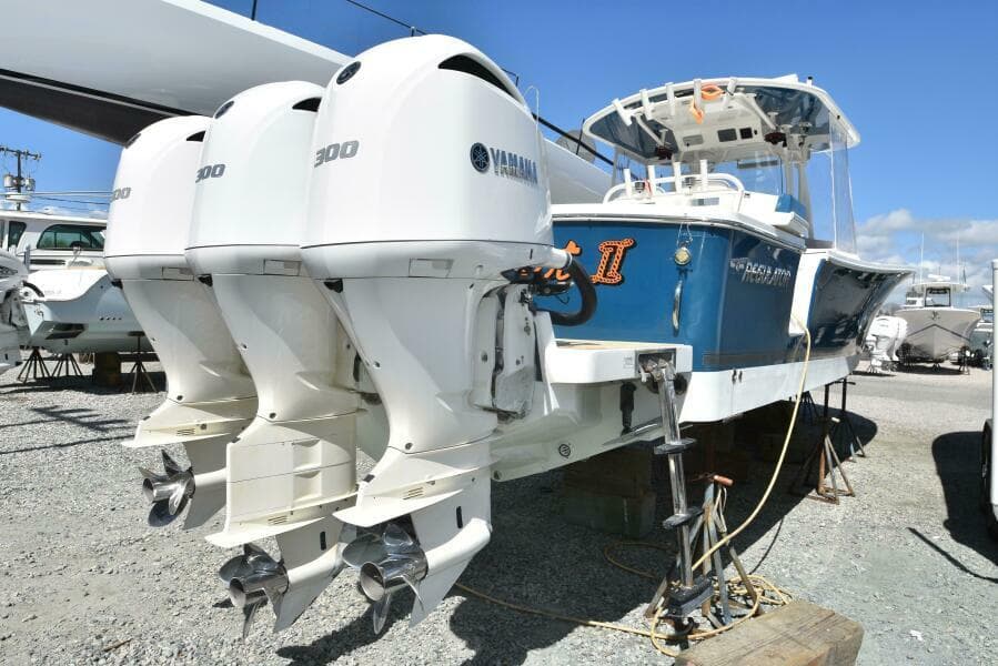 2018 Regulator 34 SS