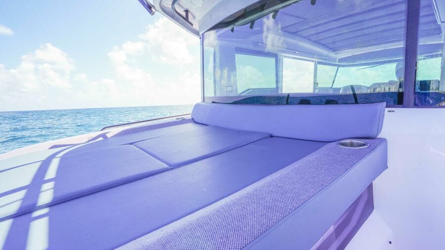 2024 Axopar 37 XC Cross Cabin