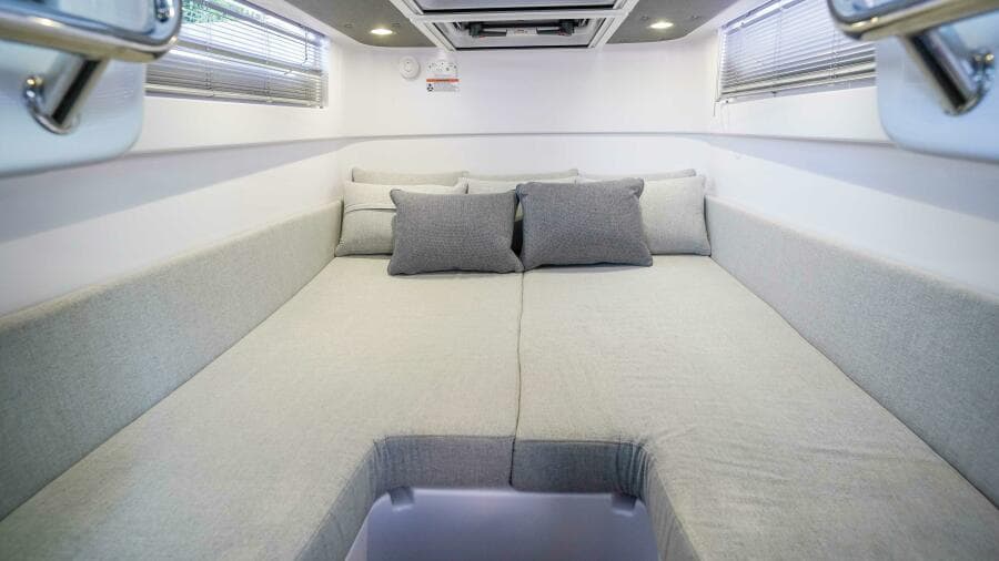 2024 Axopar 37 XC Cross Cabin