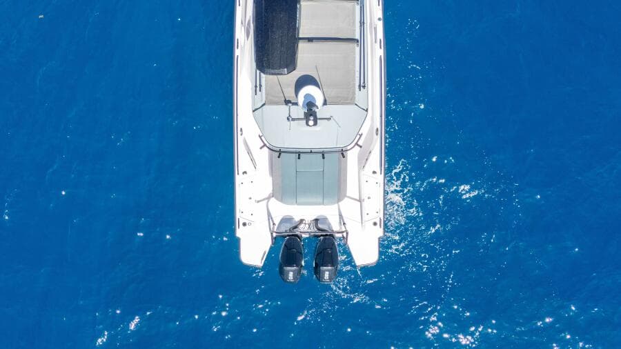 2024 Axopar 37 XC Cross Cabin