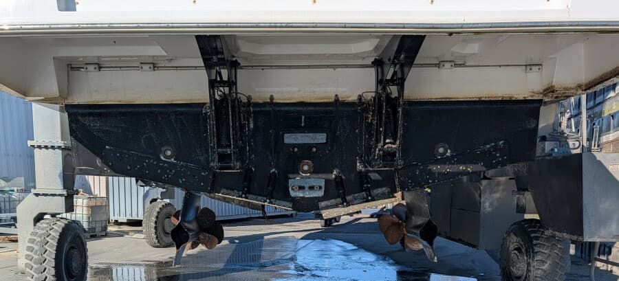 2022 Cruisers Yachts 54 Cantius